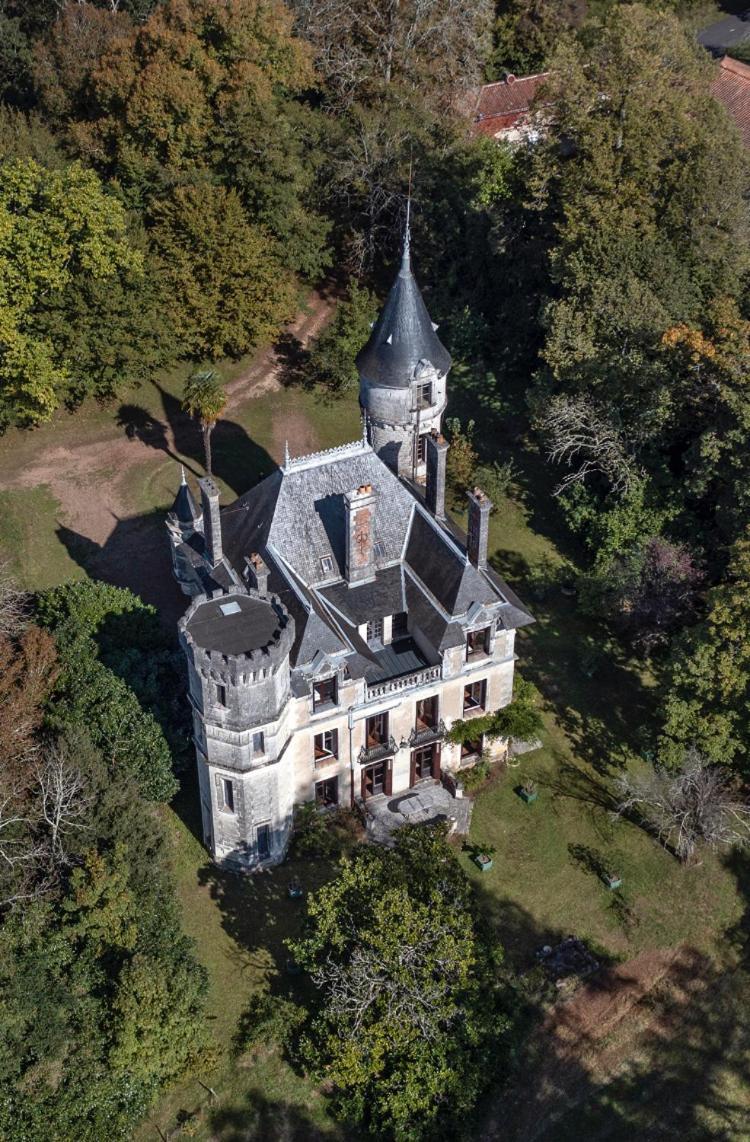 Chateau De Puymoger Bed & Breakfast Javerlhac-et-la-Chapelle-Saint-Robert Luaran gambar